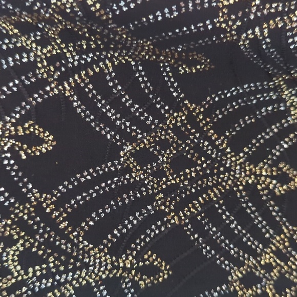 JM Collection Sz L Black Keyhole Top with Gold Sparkling Accents NWOT - Picture 3 of 5